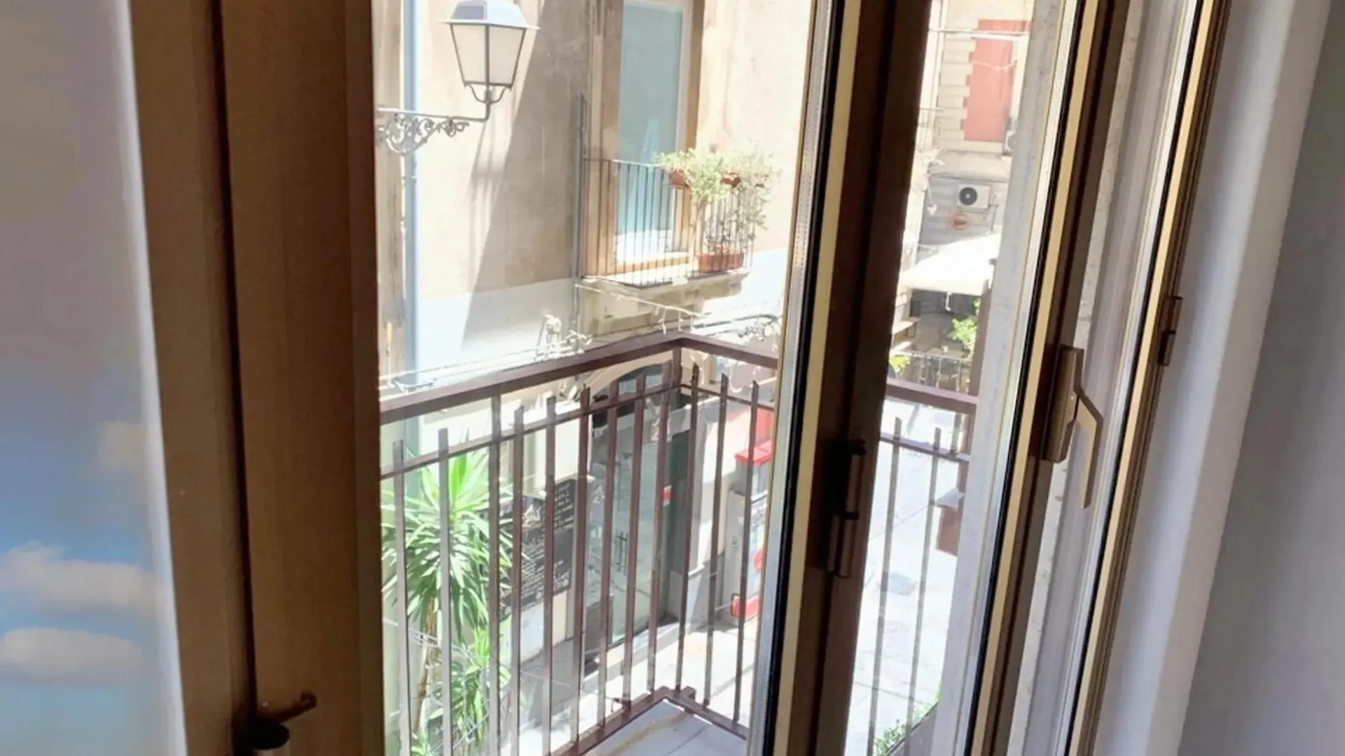 Charming Apartment In Catania With Balcony And City View